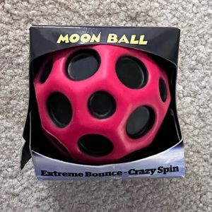Moon ball waboba brand!!! New and never used - box slightly bent, but still good